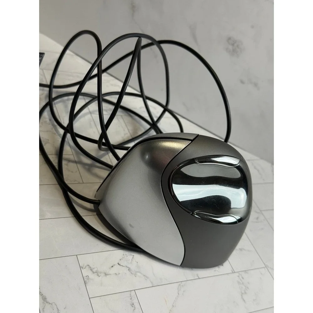 EVOLUENT Vertical Corded Mouse Two-Tone Silver